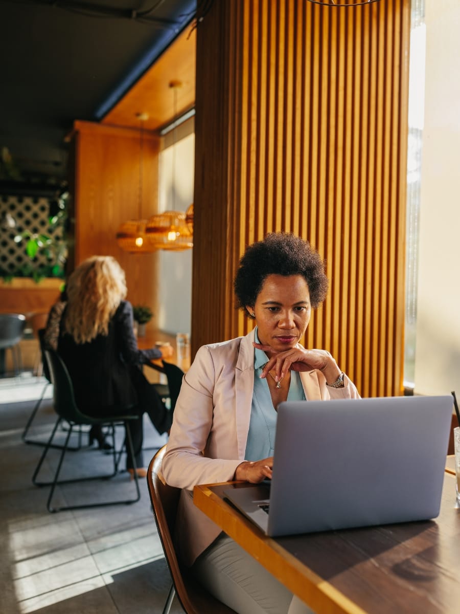 Copywriting In Sensitive Verticals: How To Convert Without Crossing The Line