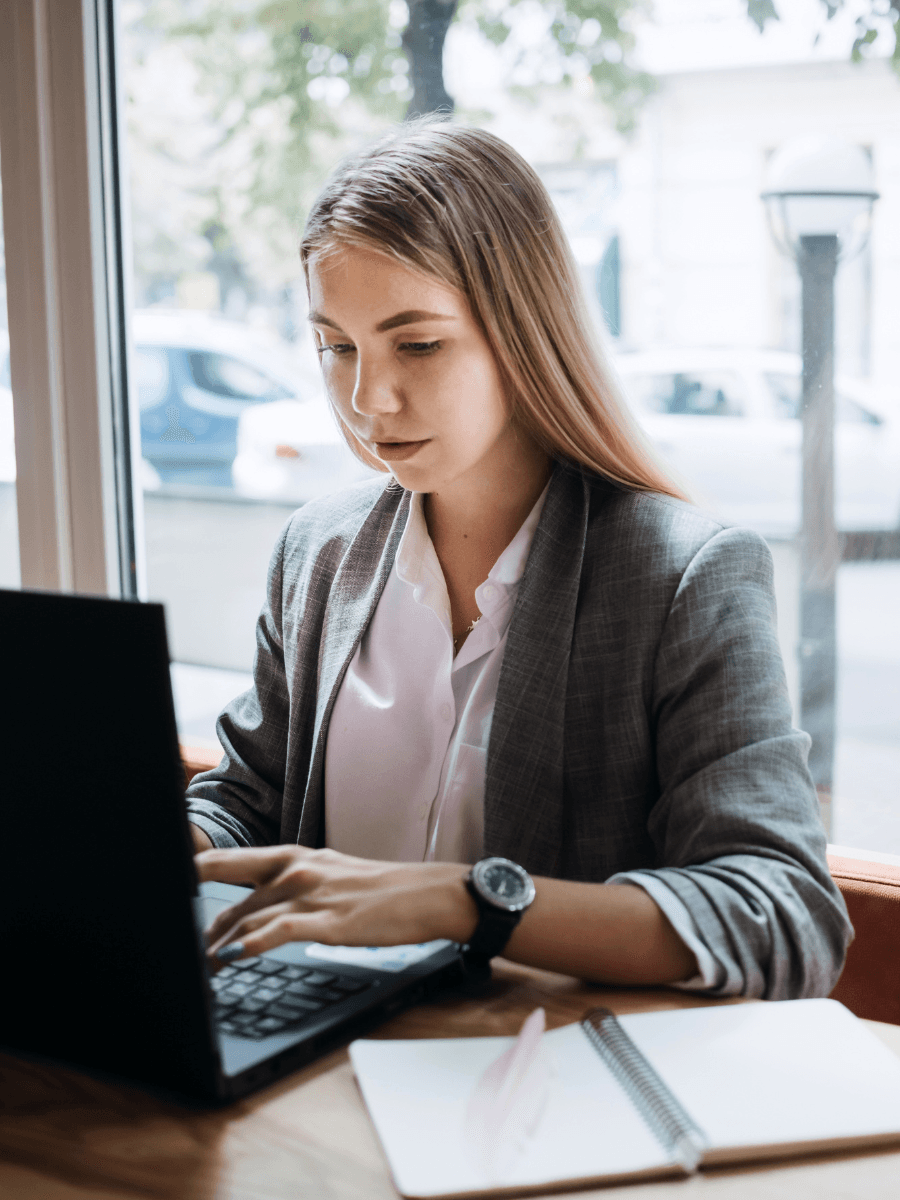 Copywriting In Sensitive Verticals: How To Convert Without Crossing The Line